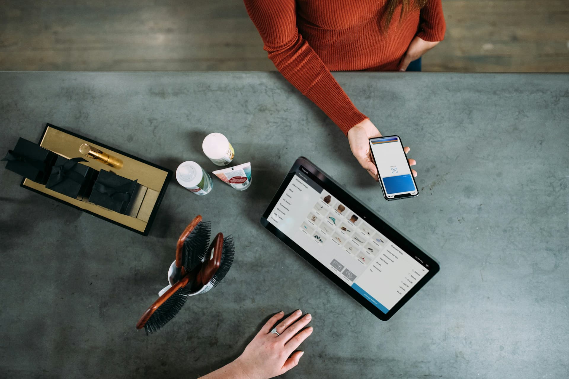 Square vs Here I Am: Which Is Better for Your Small Business Website?